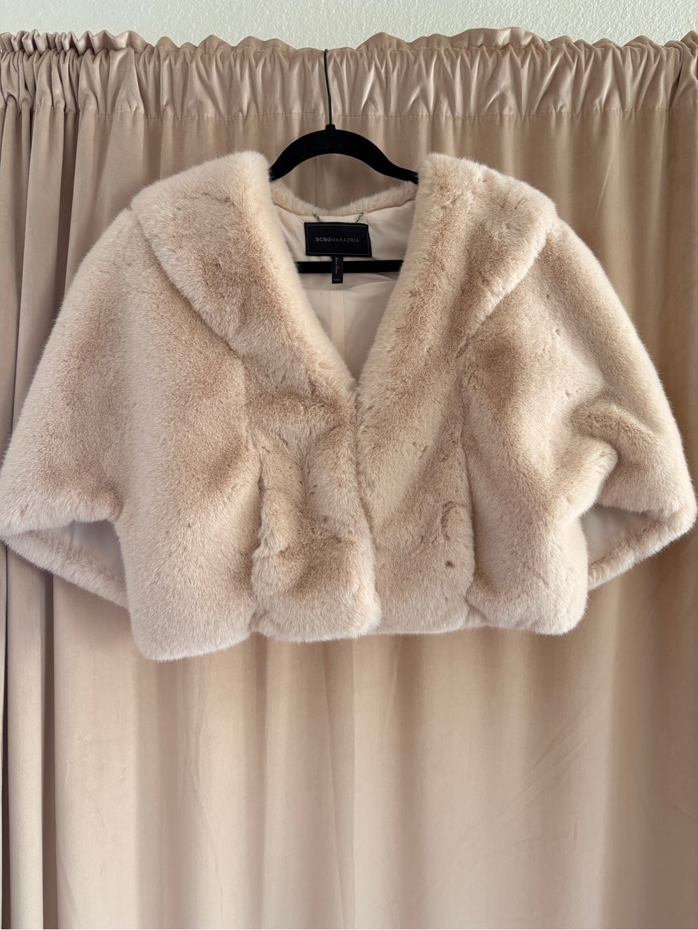 BCBGMaxAzria Beige Faux Fur Cropped Cape Jacket
